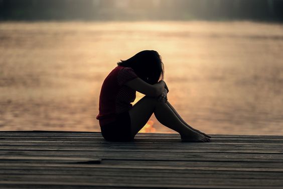 โรคซึมเศร้ามีอาการอย่างไรกันนะ? ซึมจริงหรือคิดไปเอง มาไขข้อข้องใจกับ #9 อาการบ่งชี้โรคซึมเศร้า