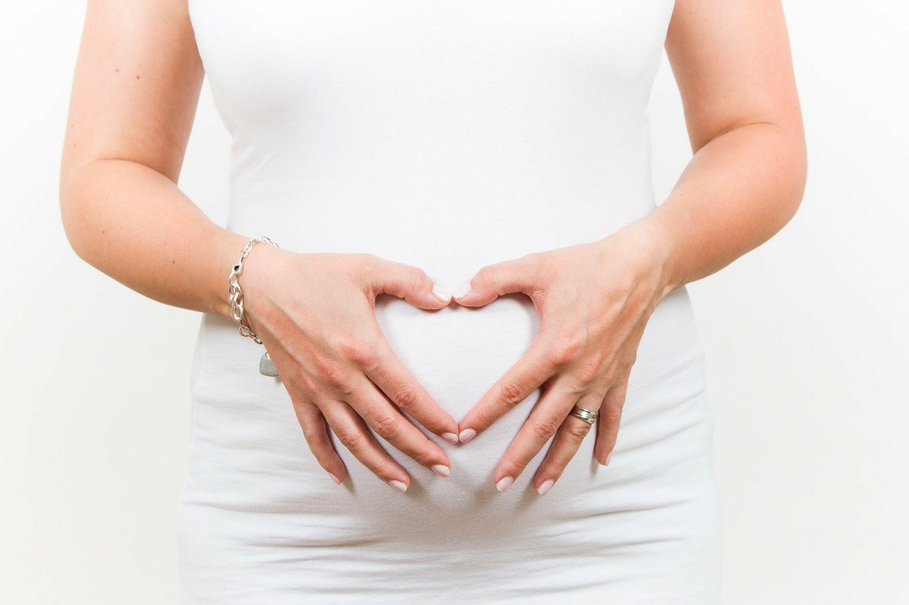 ชวนรู้จักสาเหตุ 「ตั้งครรภ์ท้องแข็ง」พร้อม 6 วิธีห่างไกลท้องแข็งเพื่อป้องกันการคลอดก่อนกำหนด!!
