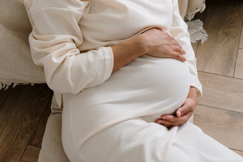 ท้อง 6 เดือน ปวดท้องจี๊ดๆ จะอันตรายต่อลูกน้อยในท้องมากแค่ไหน?